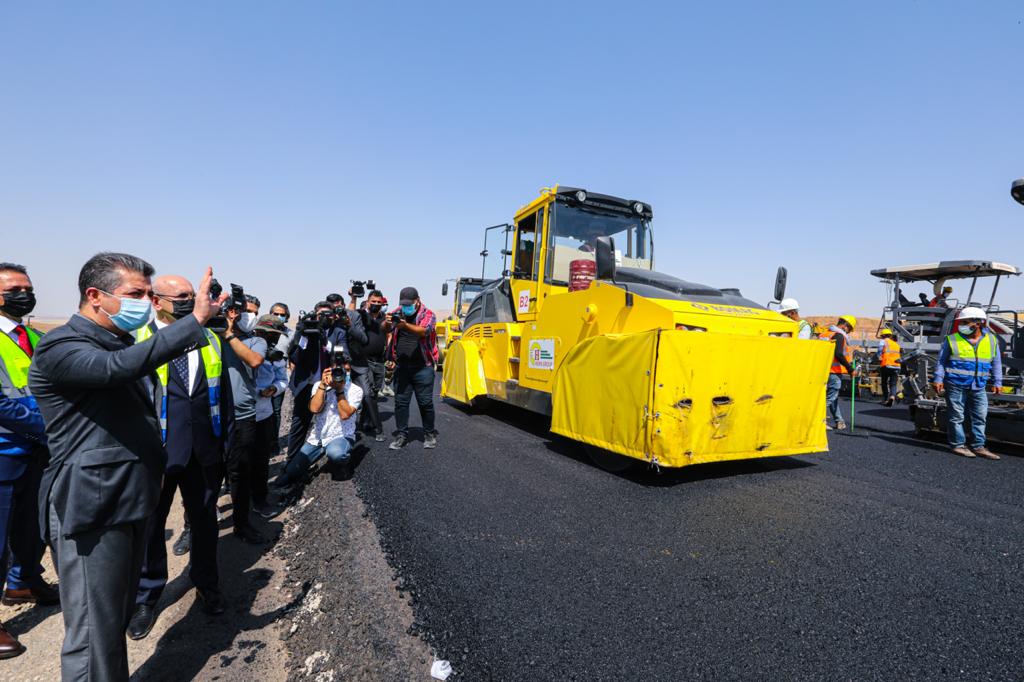 سەرۆکی حکومەتی هەرێمی کوردستان ڕێگەی خێرای هەولێر- دهۆک و شەقامی 150 مەتری شاری هەولێر بەسەر دەکاتەوە 